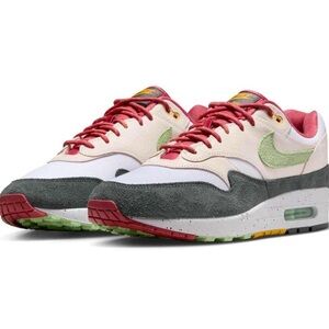 Nike Air Max 1 in Light Soft Pink and Vapor Green